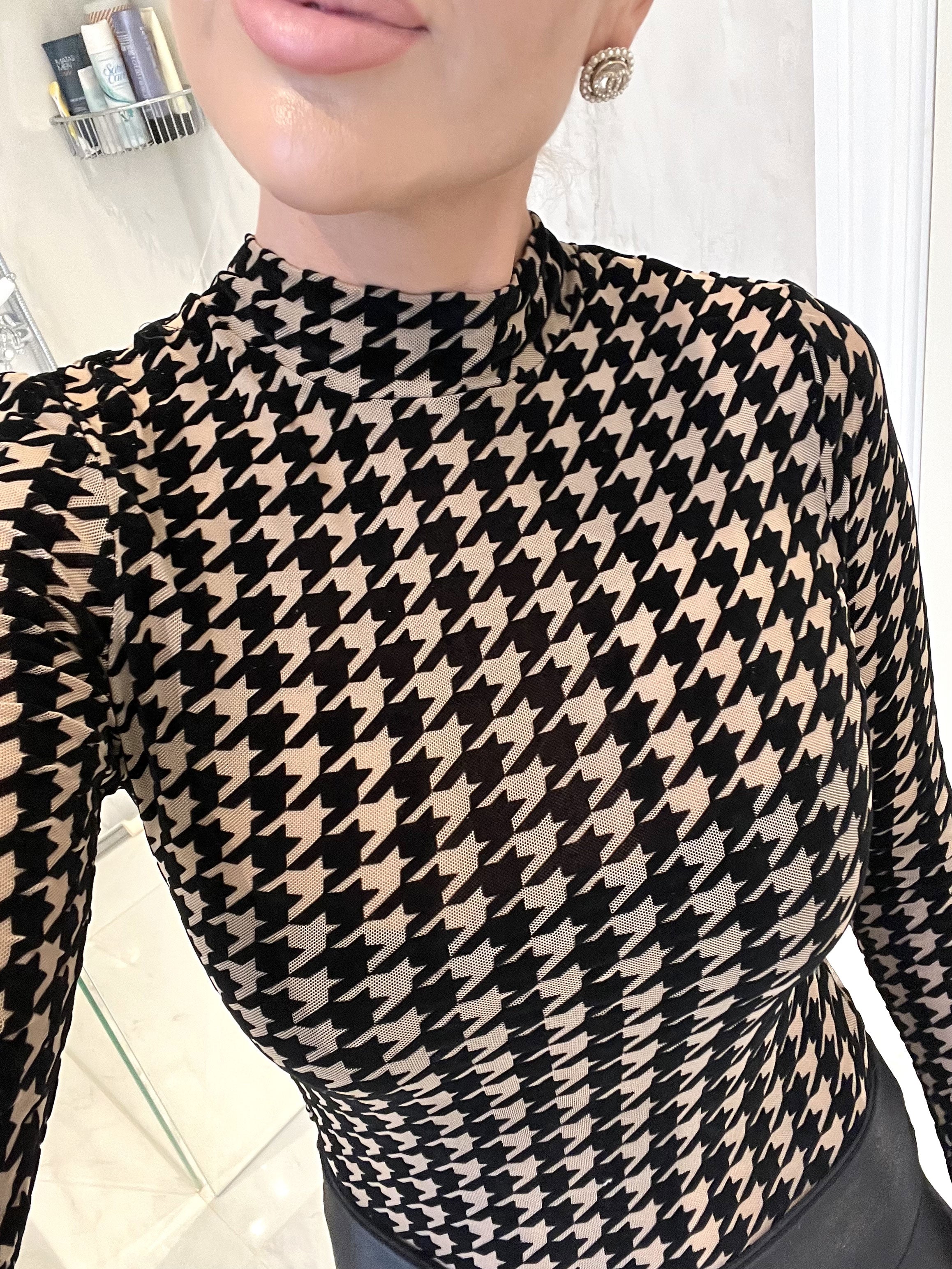 Liva - Blød mesh top med hanefjedstern